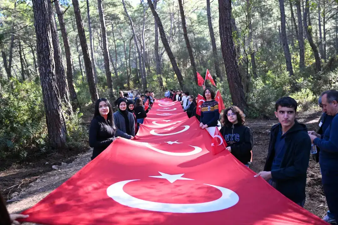 Kemer'de Mustafa Ertuğrul Aker ve Silah Arkadaşları Anıldı 2